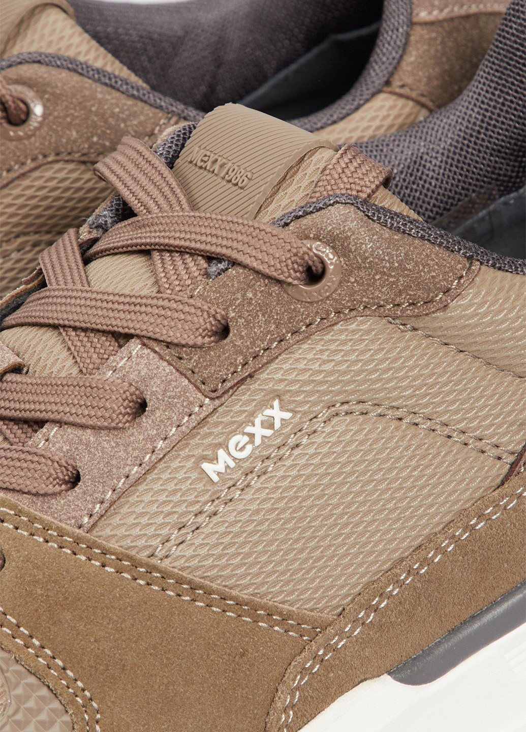 Коричневі всесезон кросівки Mexx
