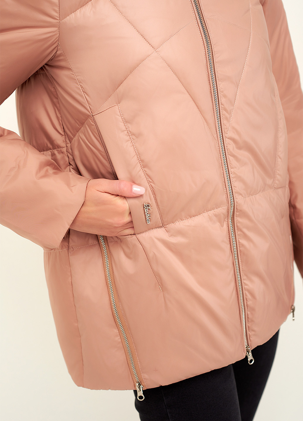 Персиковая зимняя куртка OMMEITT