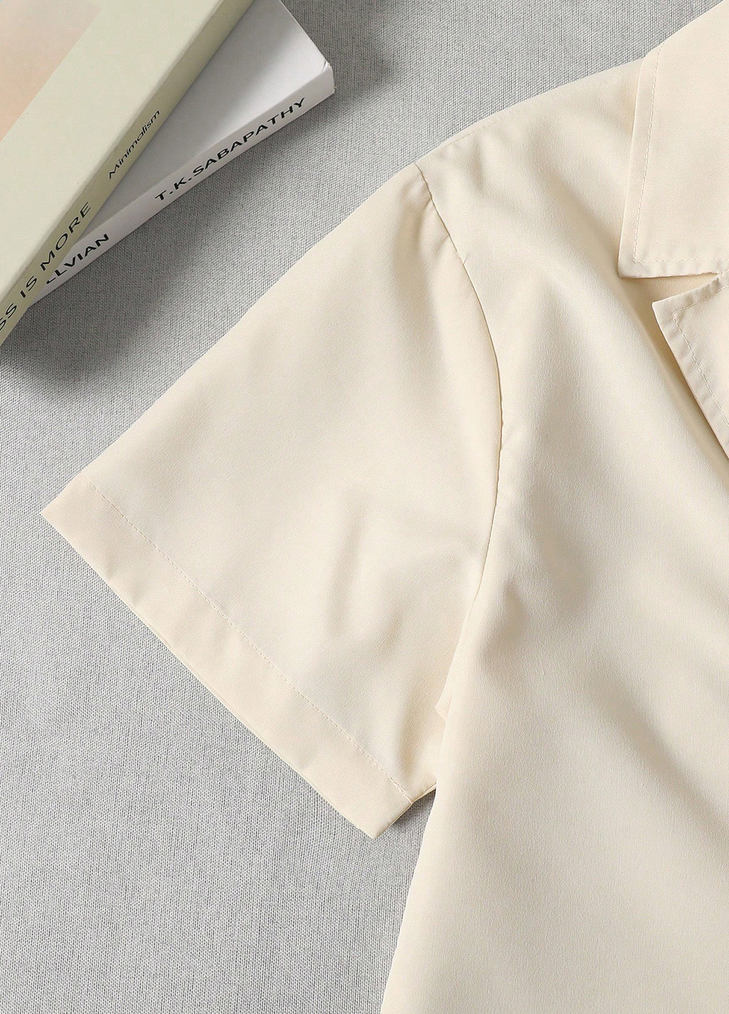 Світло-бежевий літній костюм (піджак, шорти) з шортами SHEIN