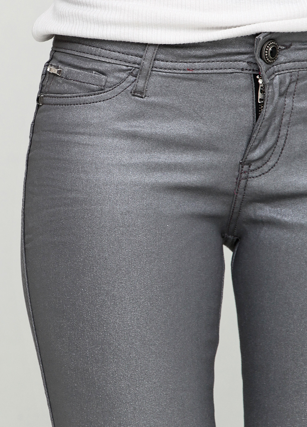 Серые джинсовые демисезонные зауженные брюки Silvian Heach
