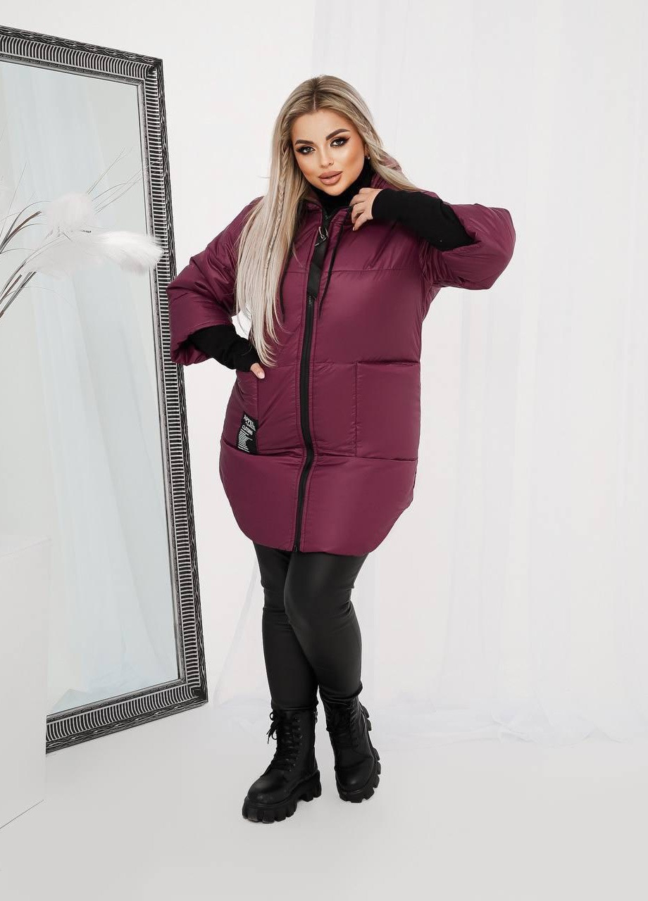 Темно-бордовая короткая женская куртка из плащевки цвета марсала р.60/62 375016 New Trend
