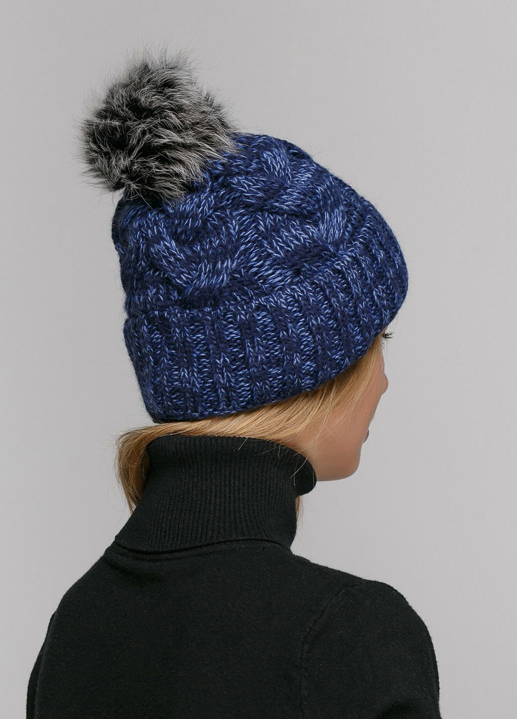 Зимняя теплая женская шапка на флисовой подкладке 550796 Merlini (249643107)