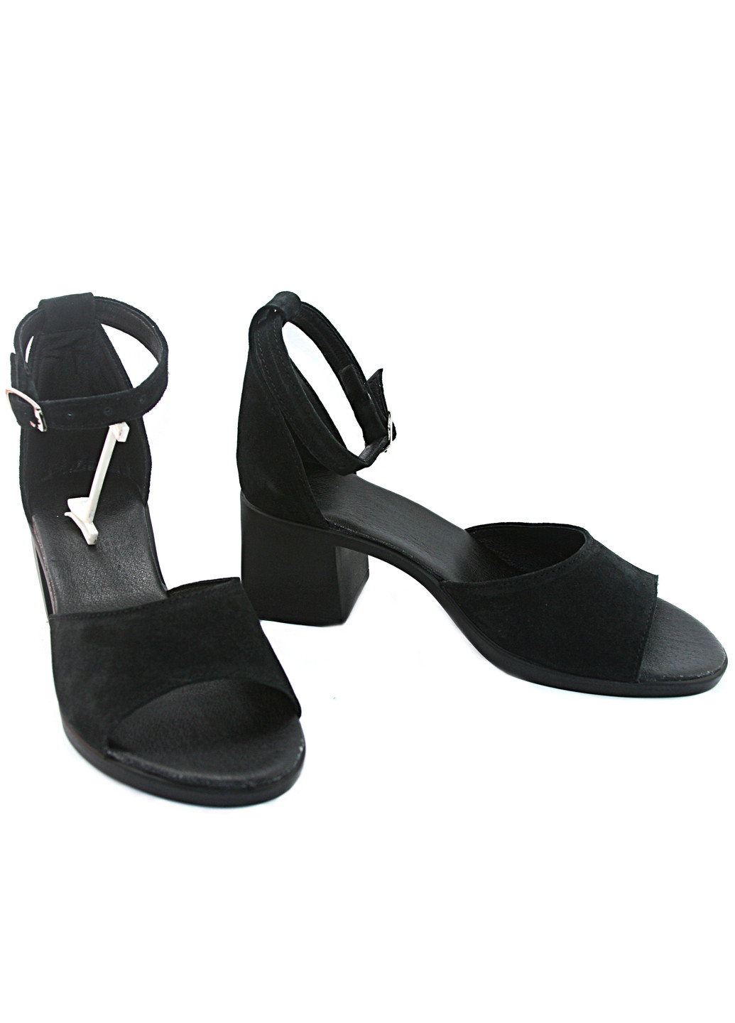 Черные босоножки Mila с ремешком