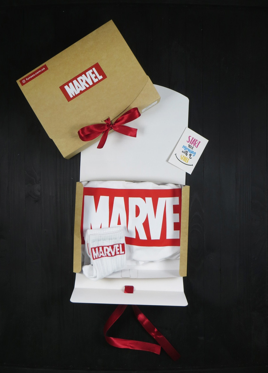Подарунковий жіночий набір. Футболка біла з принтом "Marvel", шкарпетки з принтом "Marvel" Maybel - (252655221)