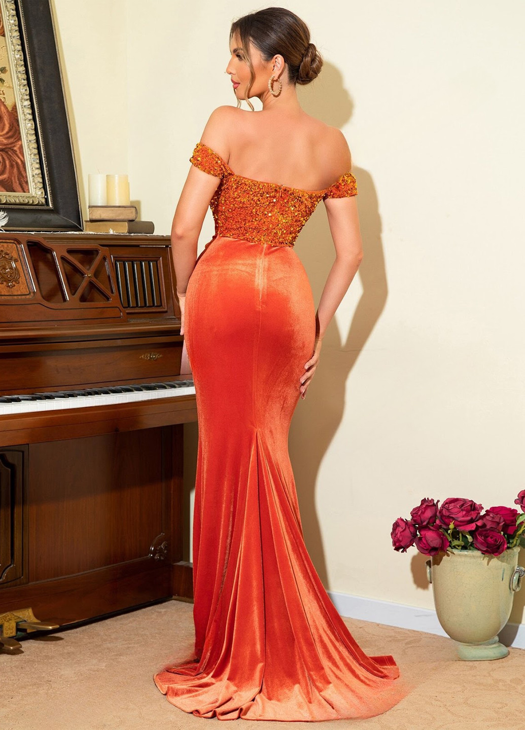 Оранжевое вечернее платье с открытыми плечами, со шлейфом SHEIN однотонное