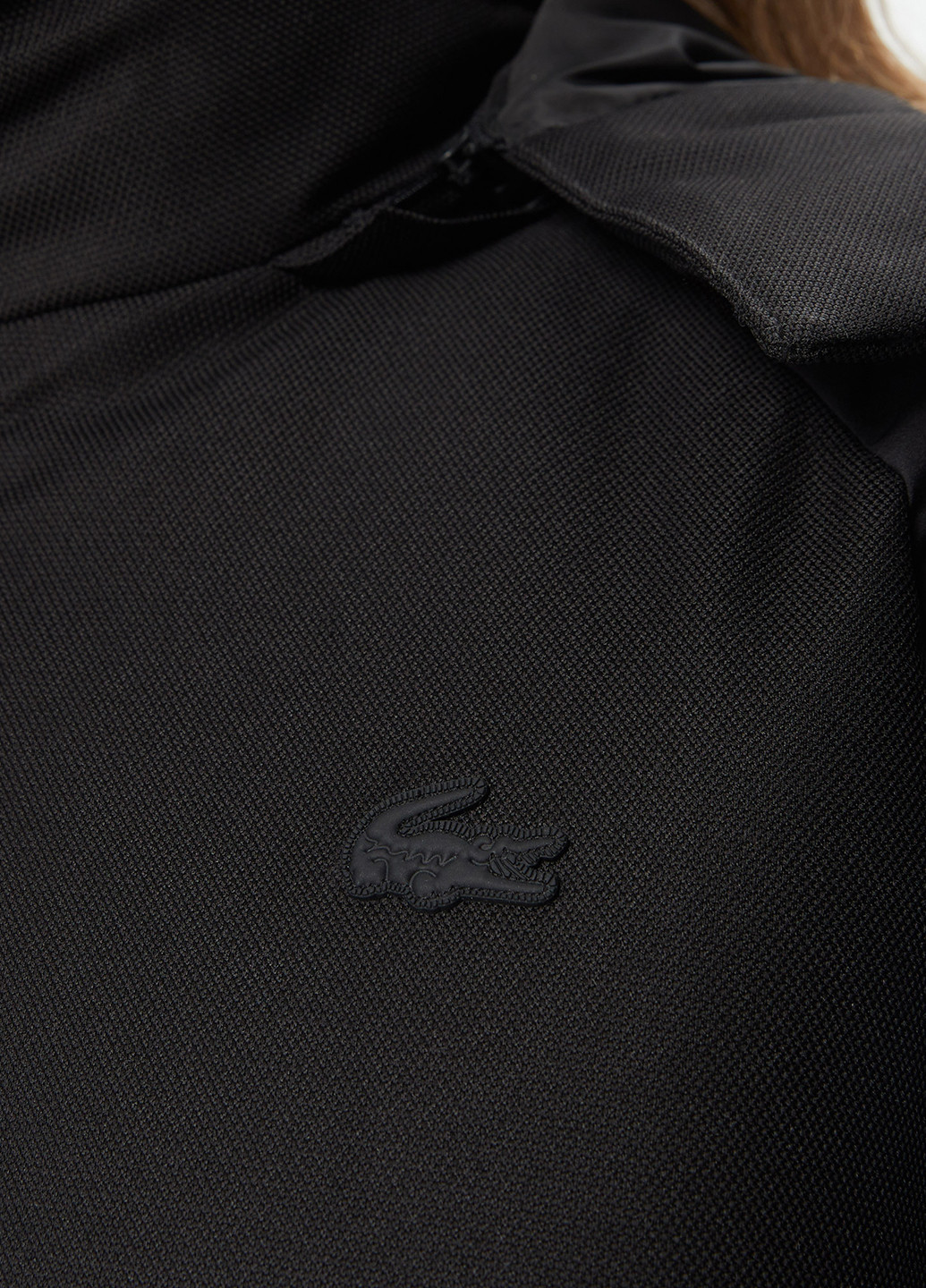 Черная демисезонная куртка Lacoste