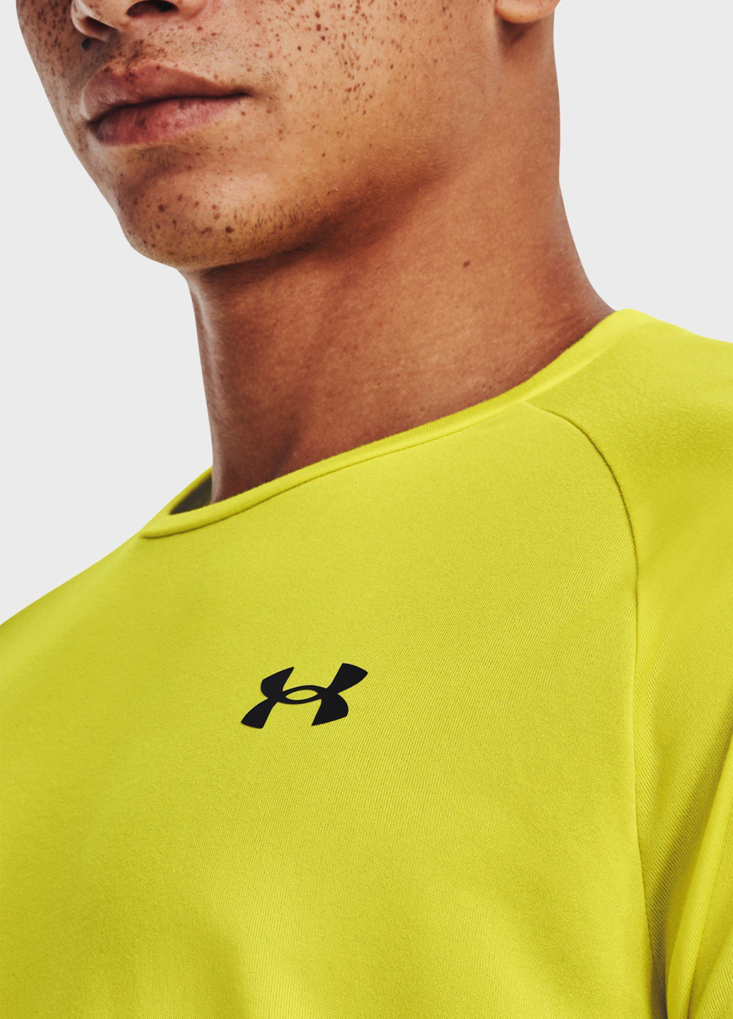 Желтая футболка Under Armour