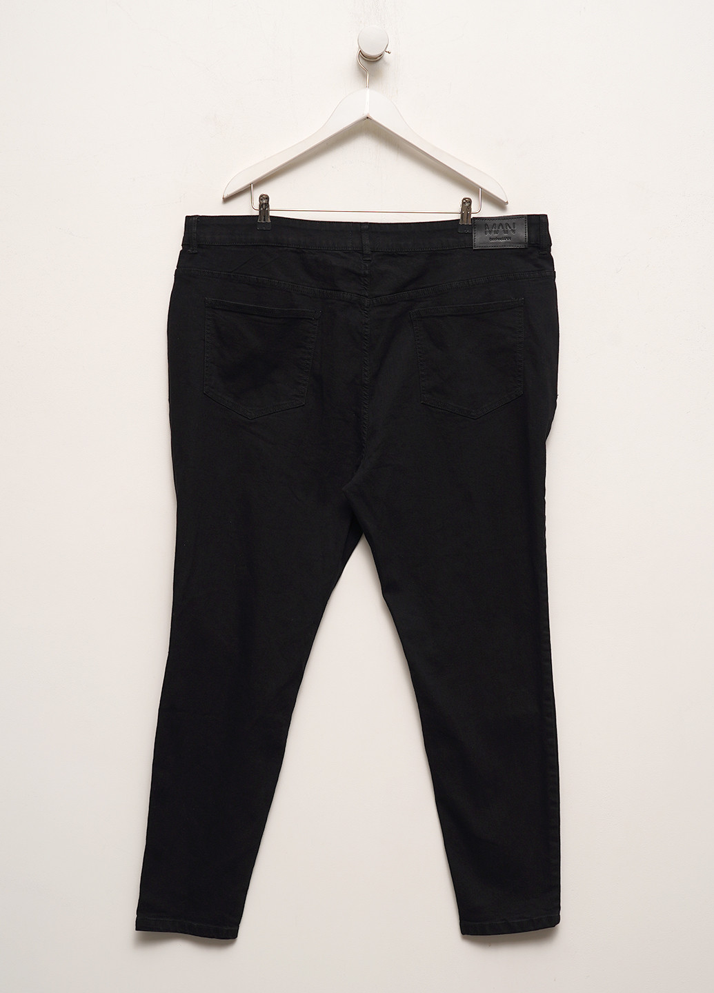 Черные демисезонные регюлар фит джинсы Boohoo