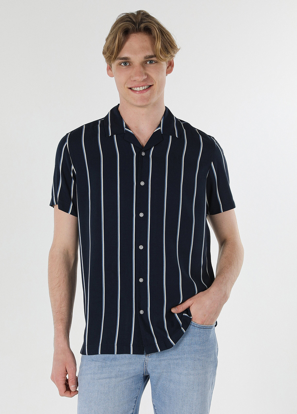 Темно-синяя кэжуал рубашка в полоску Colin's