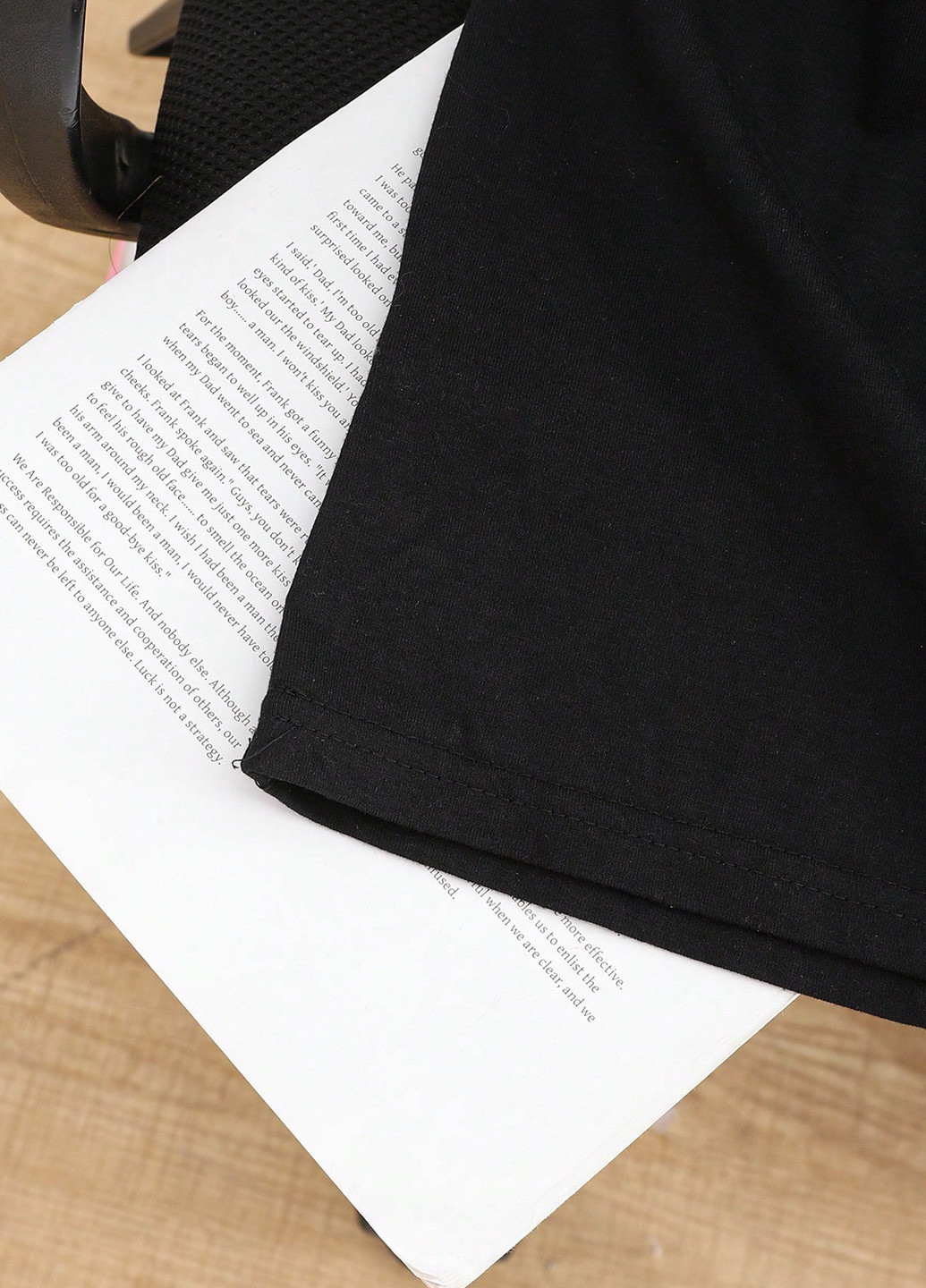 Чорна літня футболка SHEIN