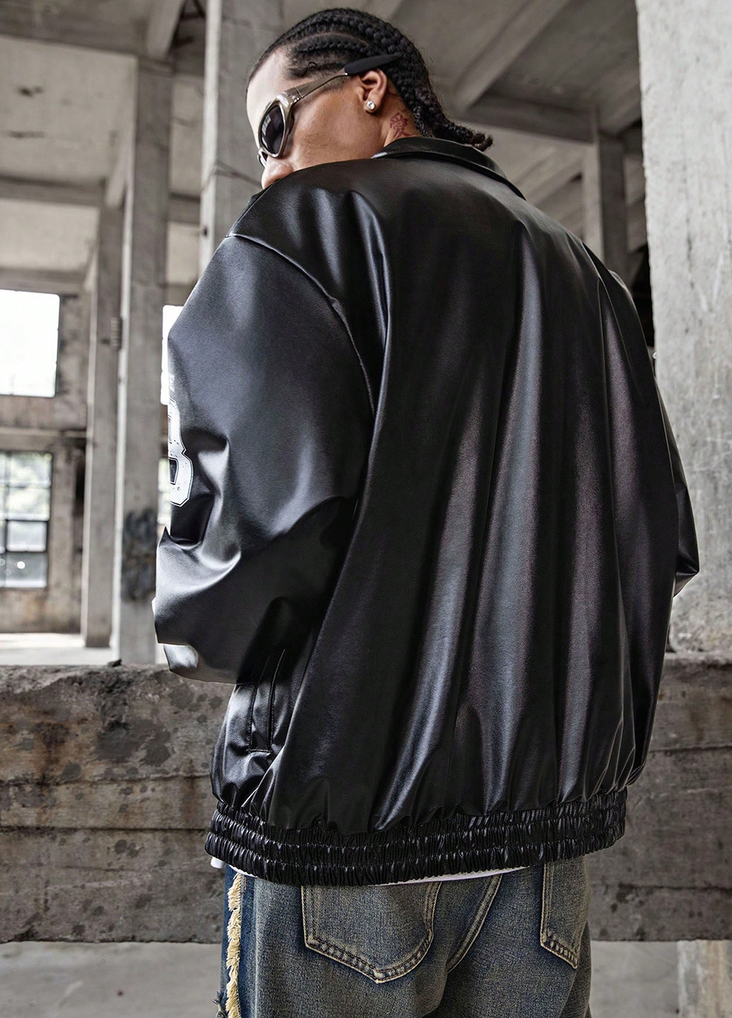 Чорна демісезонна куртка SHEIN