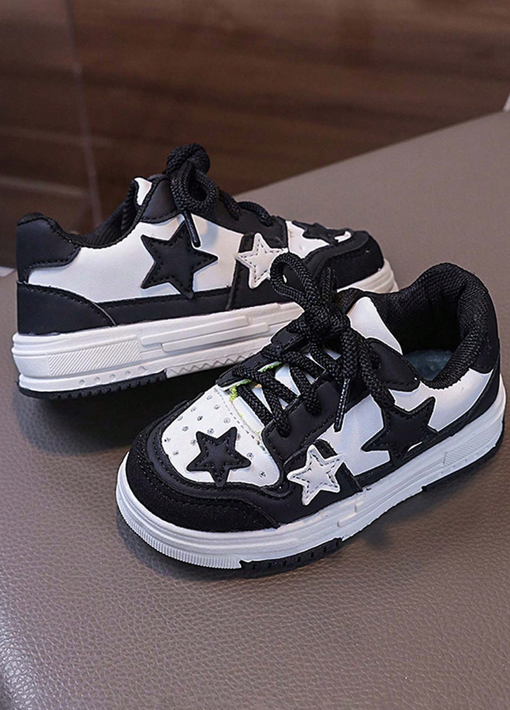 Черно-белые демисезонные кроссовки SHEIN