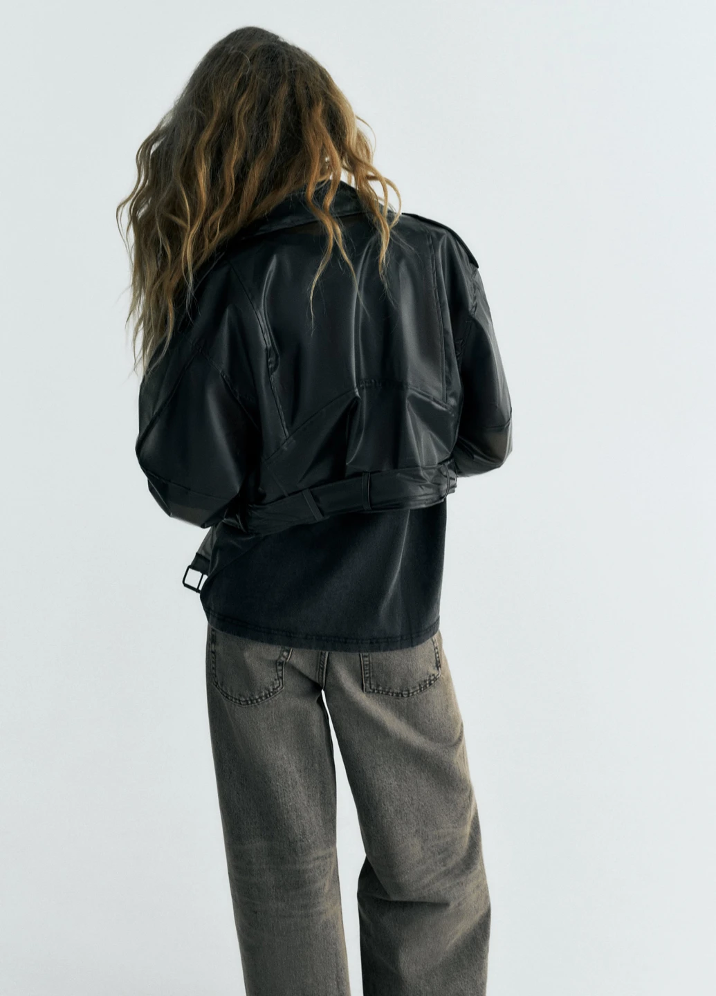 Черная демисезонная куртка косуха Zara