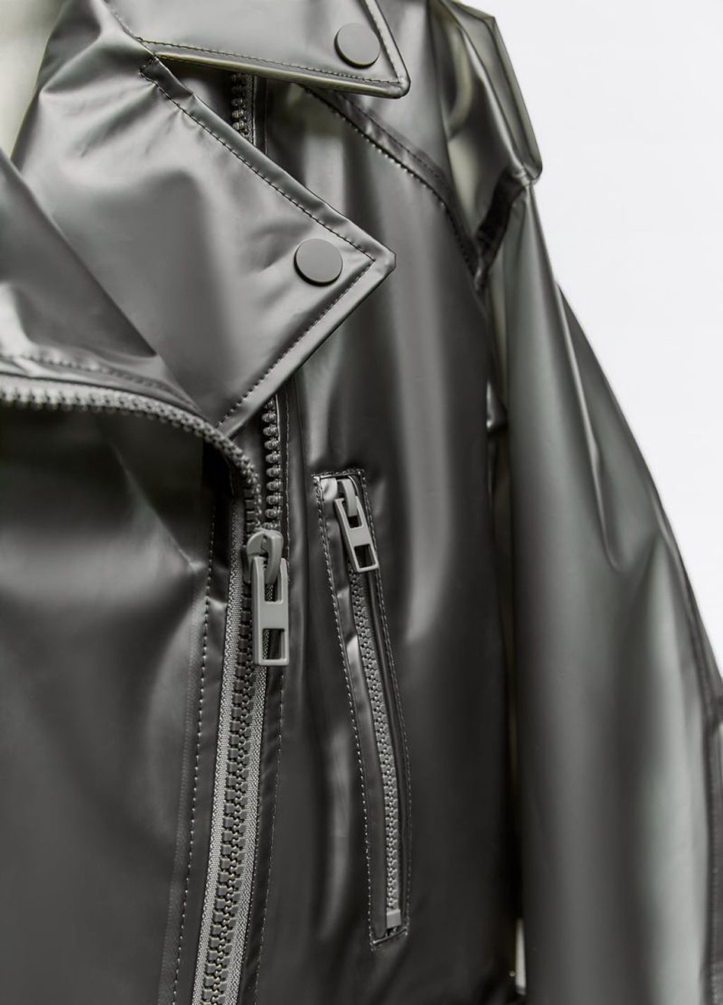 Черная демисезонная куртка косуха Zara