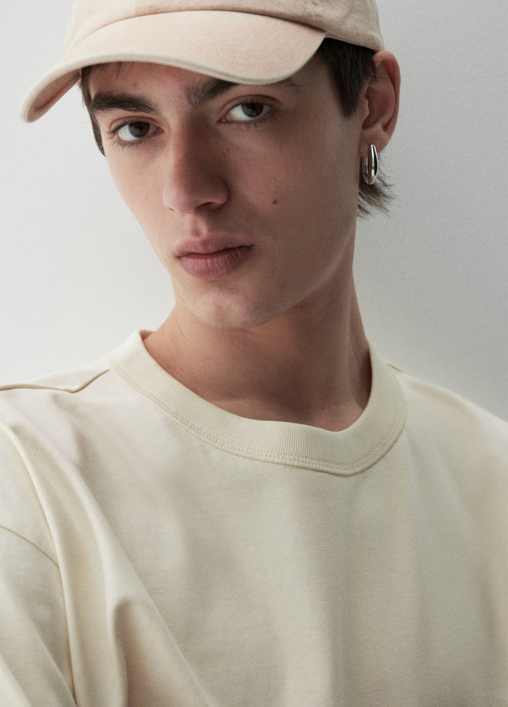 Кремовая футболка H&M