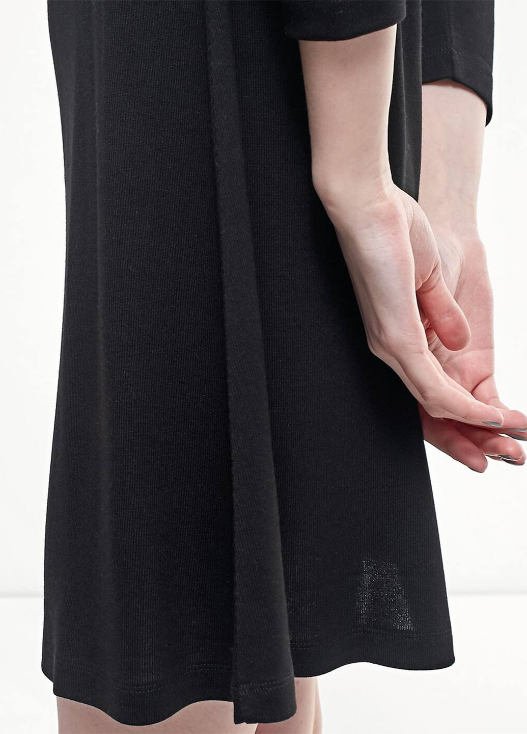 Черное кэжуал платье а-силуэт Stradivarius однотонное