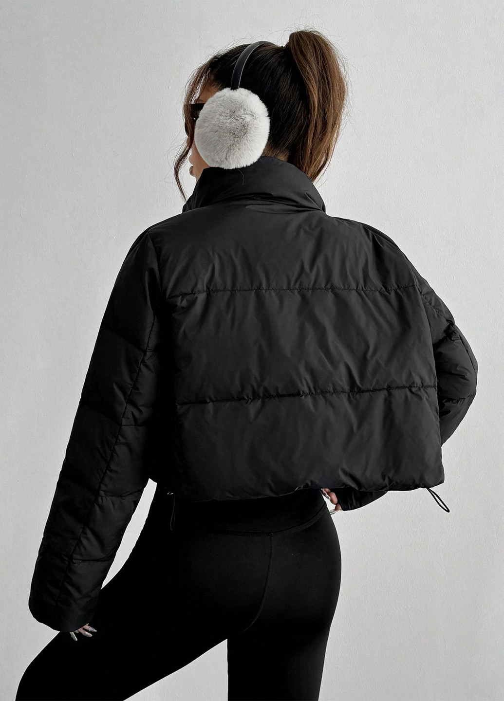 Черная демисезонная куртка SHEIN