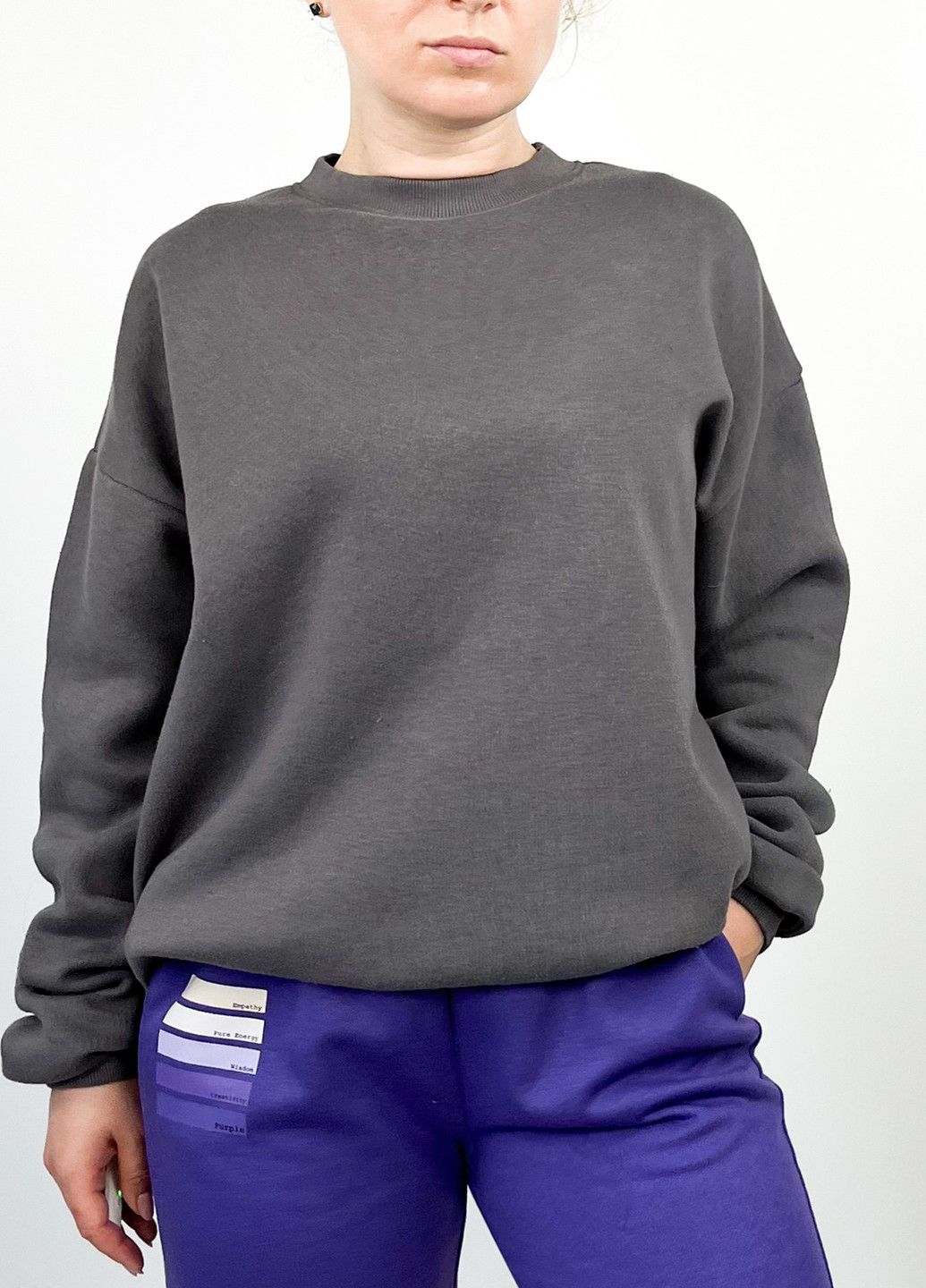 Сірий світшот PrettyLittleThing однотонний без декору (297223826)