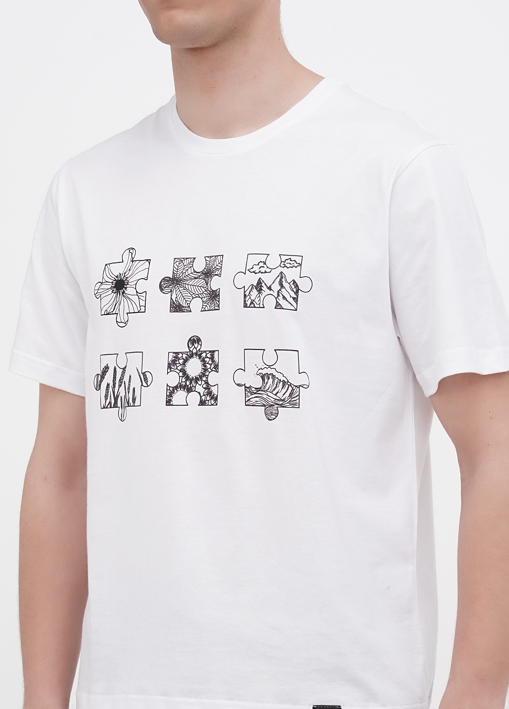 Белая футболка Chikiss