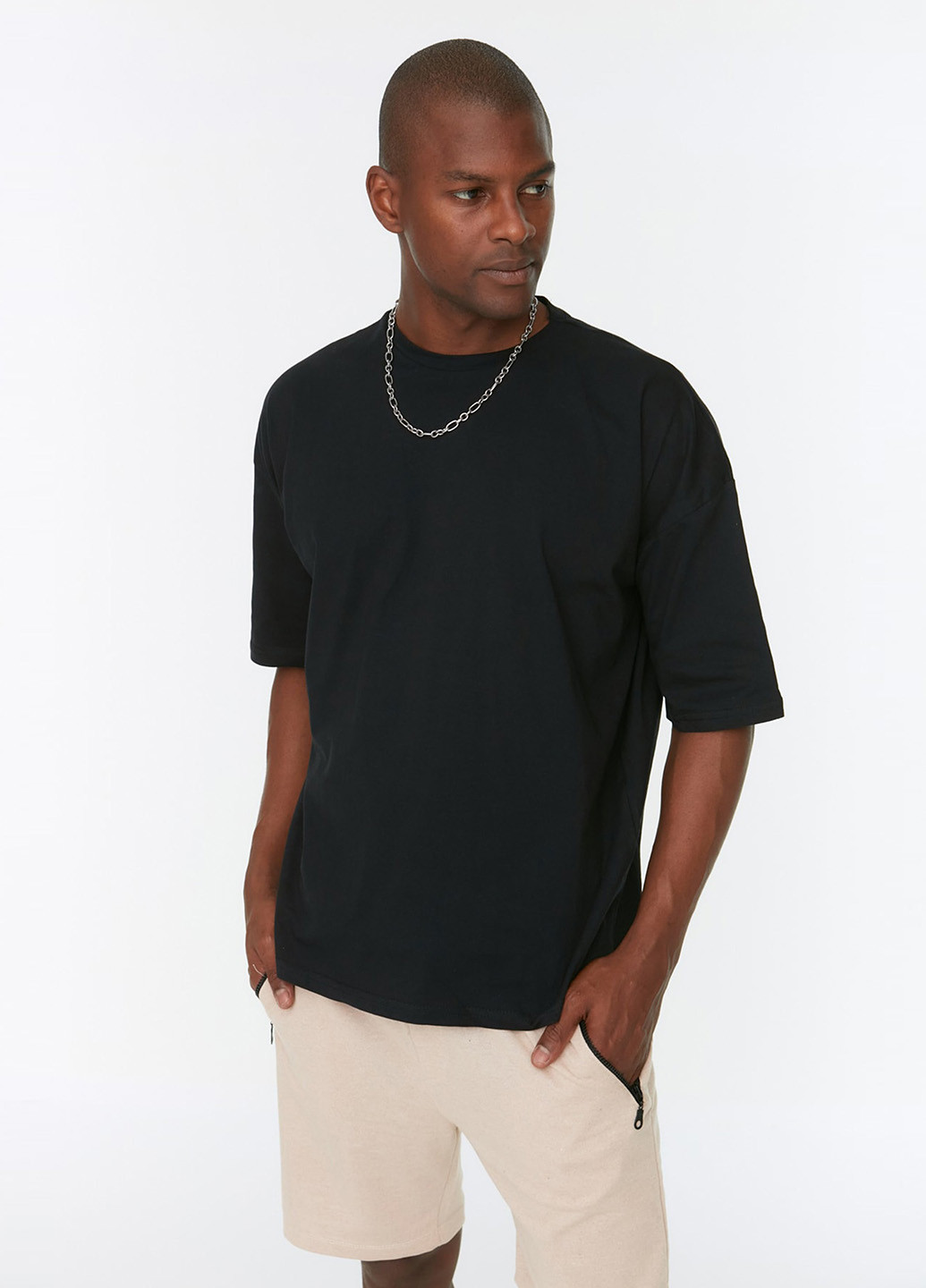 Чорна футболка Trendyol