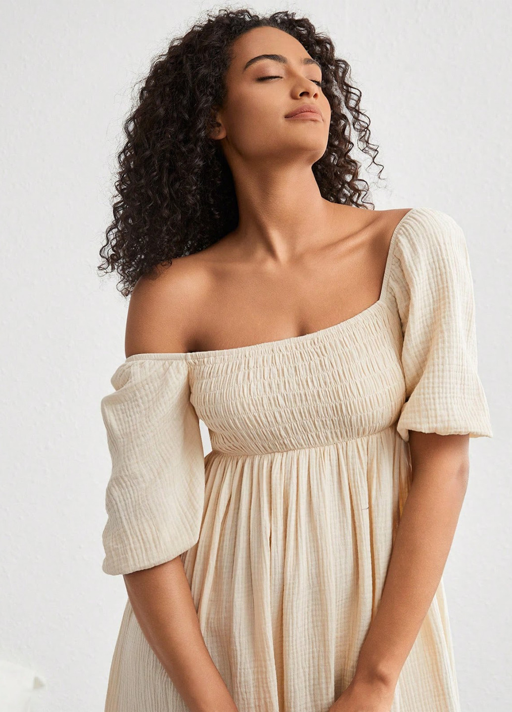 Светло-бежевое домашнее платье в стиле ампир SHEIN однотонное