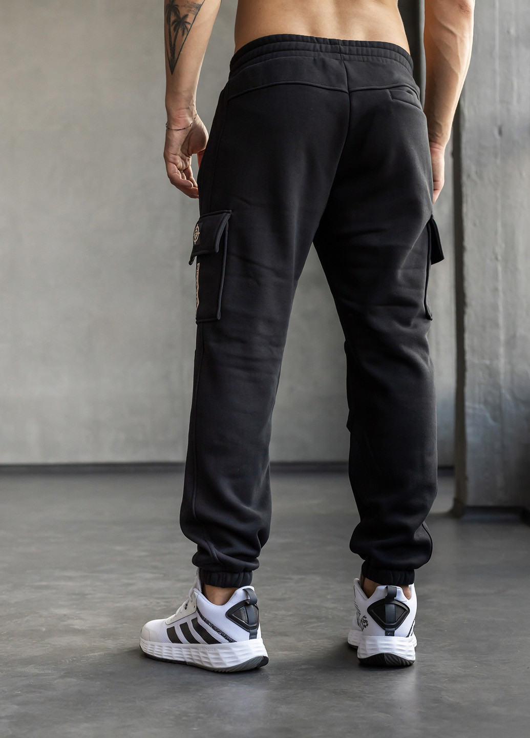 Черные спортивные демисезонные карго брюки TOTALFIT