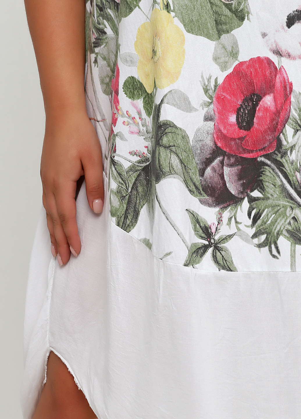 Белое кэжуал платье платье-футболка Moda Italia с цветочным принтом