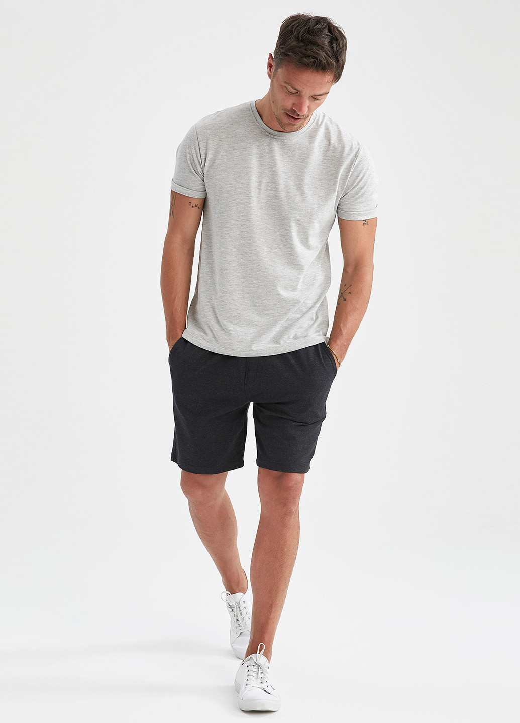 Серый летний комплект (футболка, шорты) DeFacto