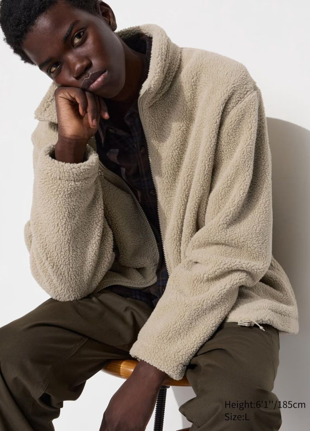 Бежева демісезонна куртка Uniqlo