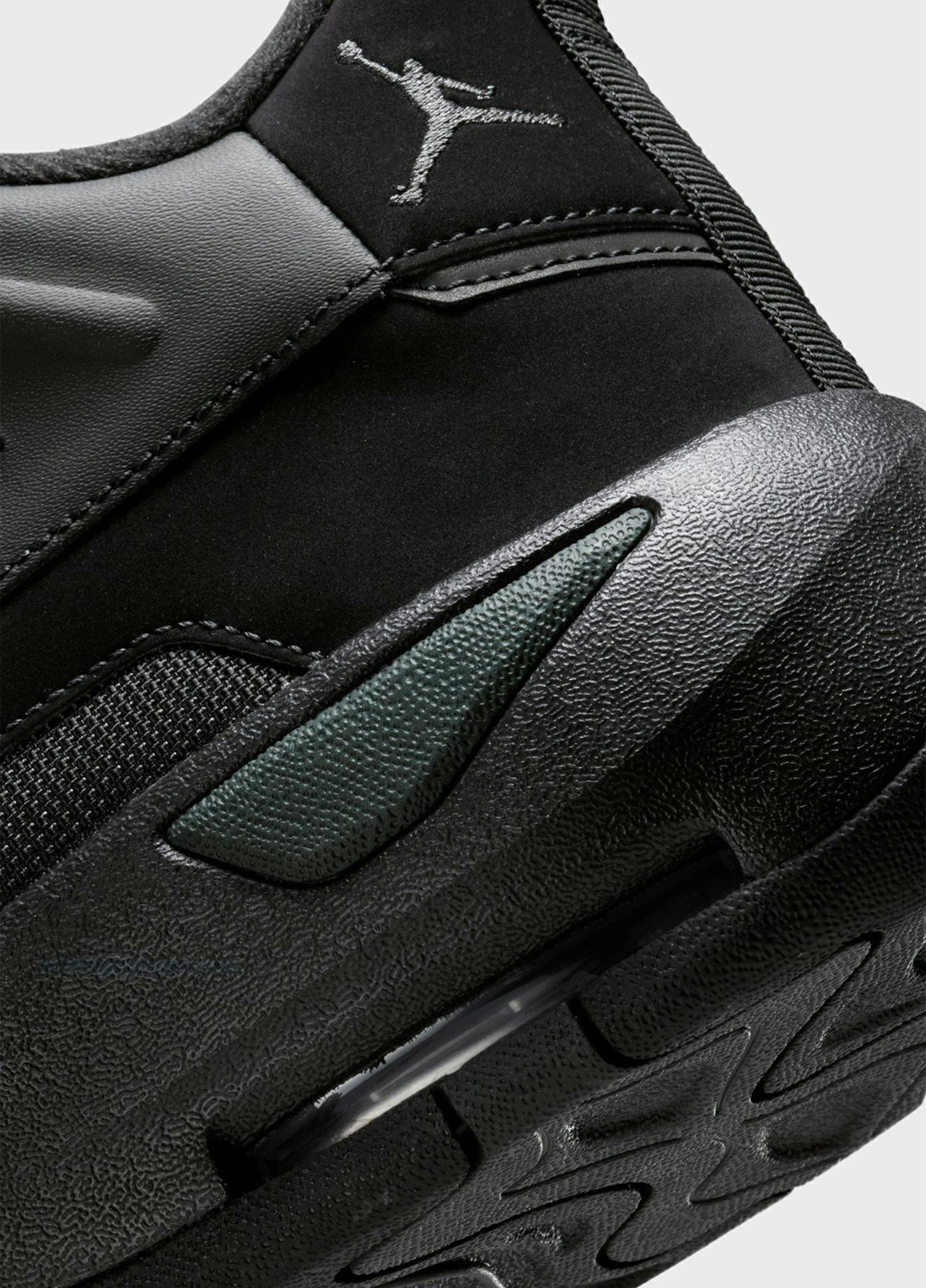 Черные демисезонные кроссовки max aura 7 Jordan Jordan MAX AURA 7