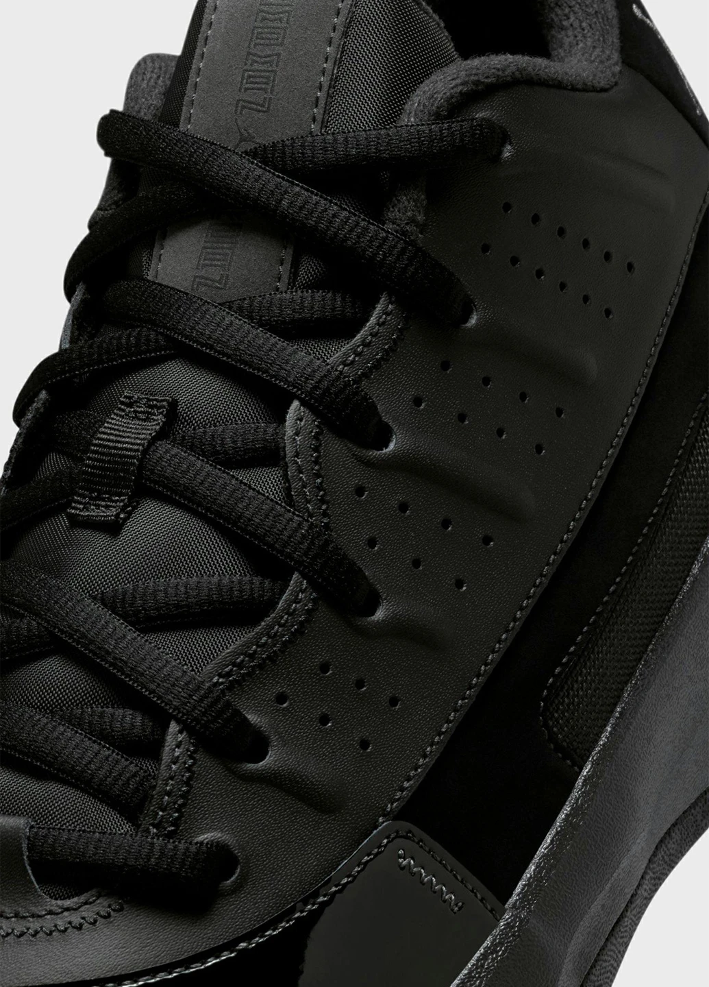 Черные демисезонные кроссовки max aura 7 Jordan Jordan MAX AURA 7