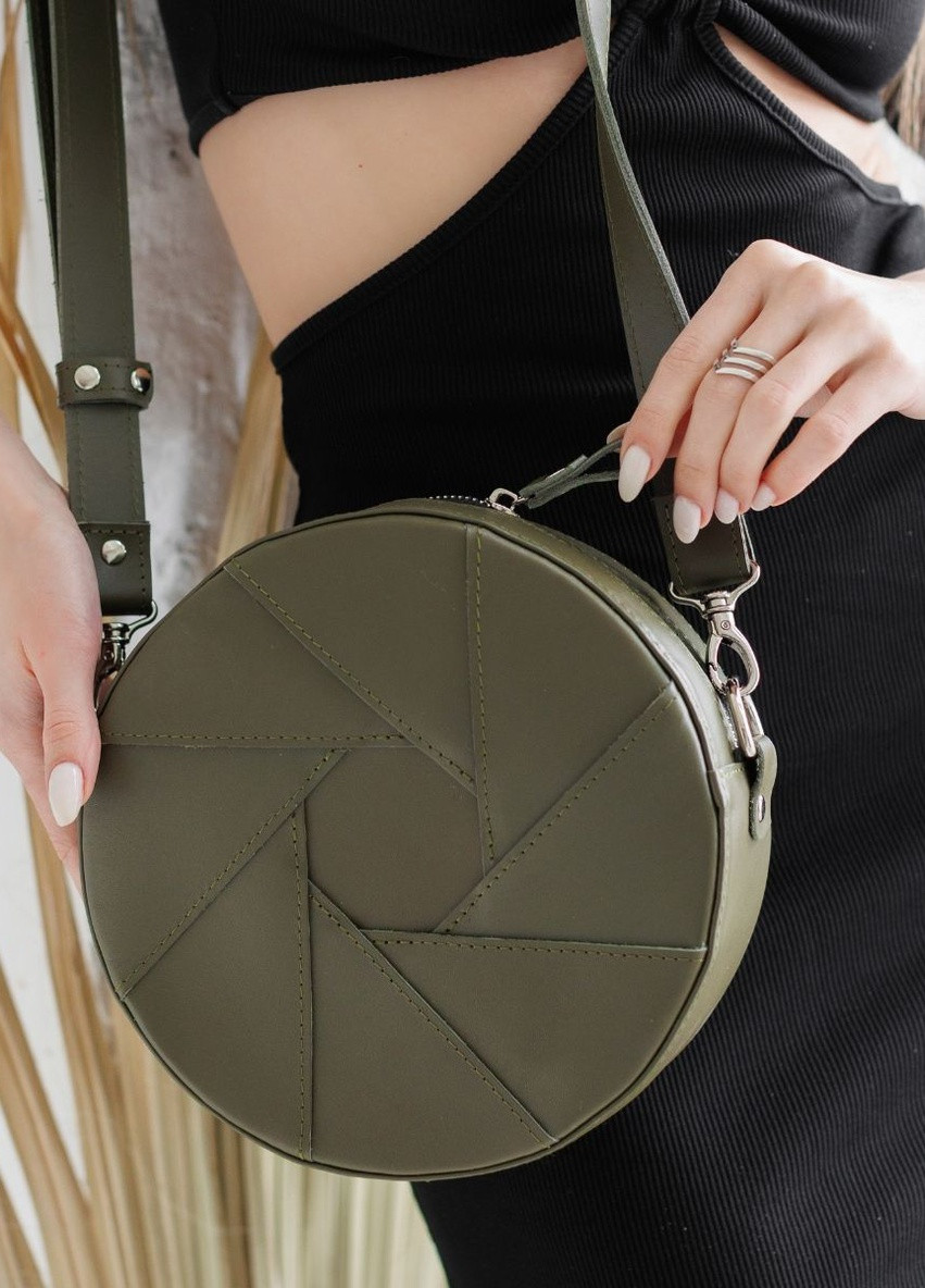 Круглая женская сумка через плечо ручной работы из натуральной винтажной кожи коричневого цвета Boorbon (253342343)