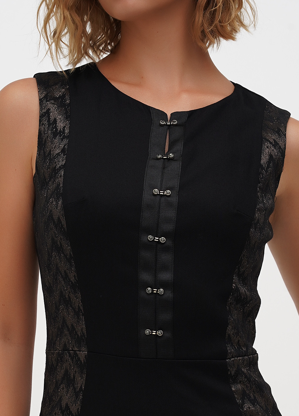 Коричневое кэжуал, деловое платье силуэтная Sassofono с абстрактным узором