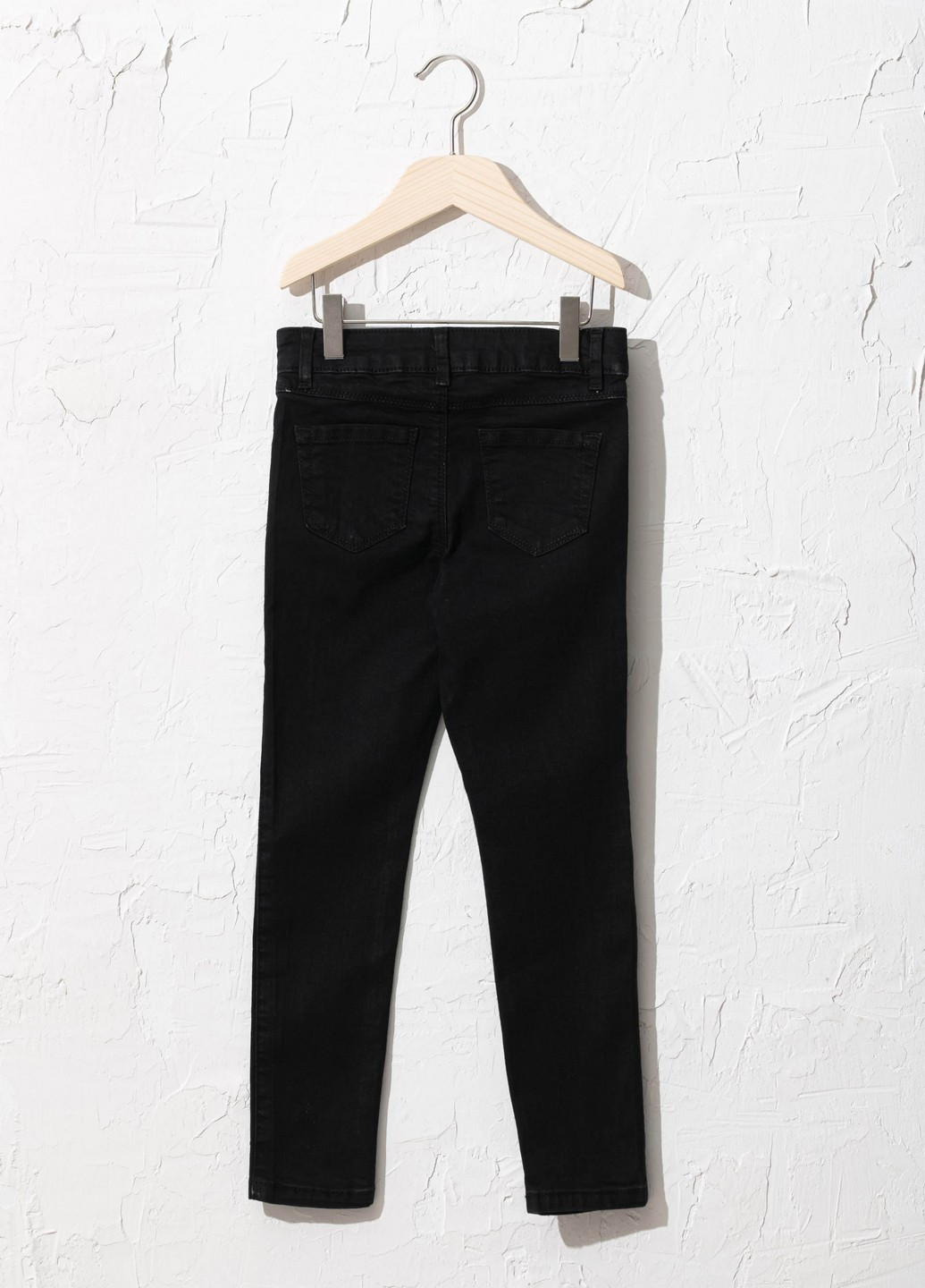 Черные демисезонные зауженные джинсы LC Waikiki