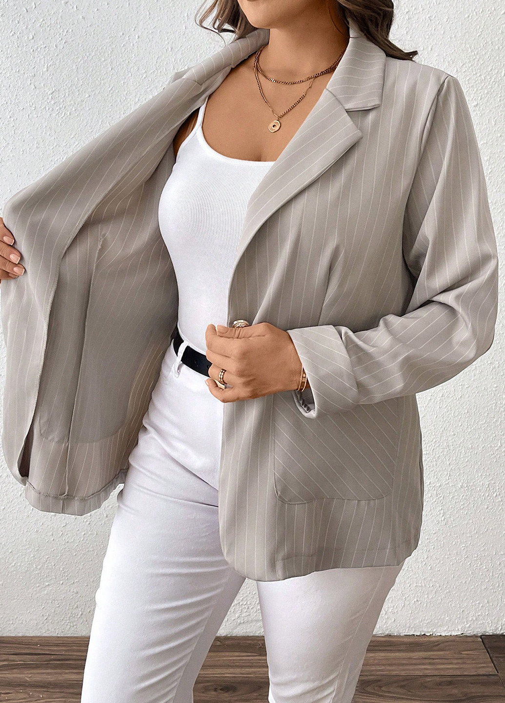 Светло-серый женский жакет SHEIN полосатый - демисезонный