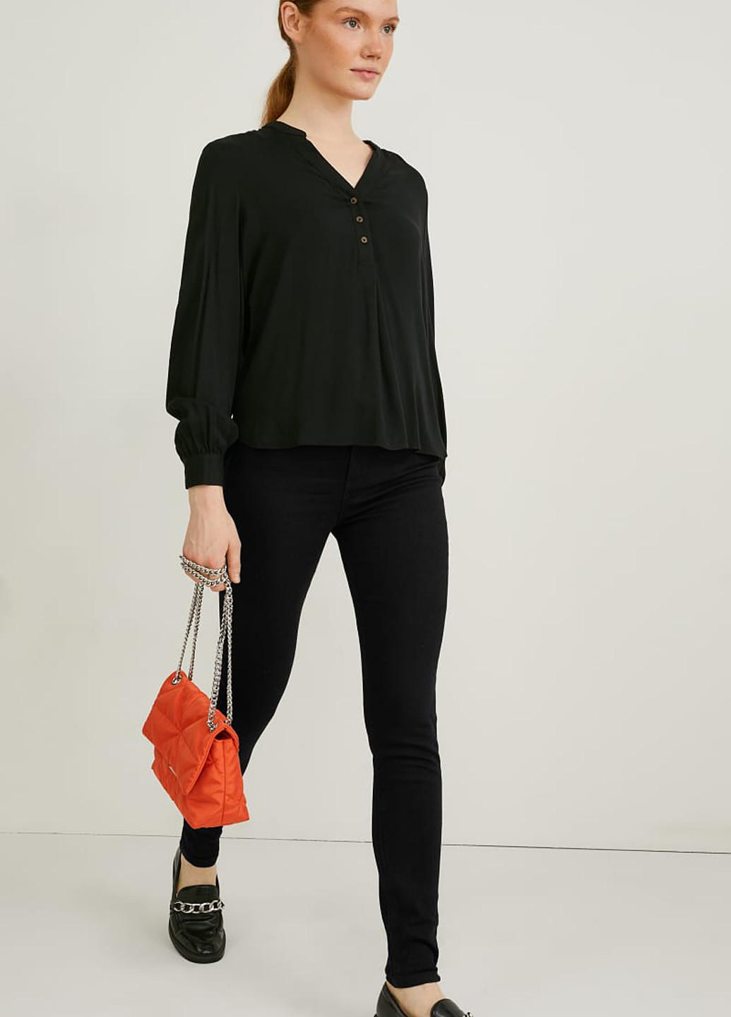 Черные демисезонные джеггинсы C&A