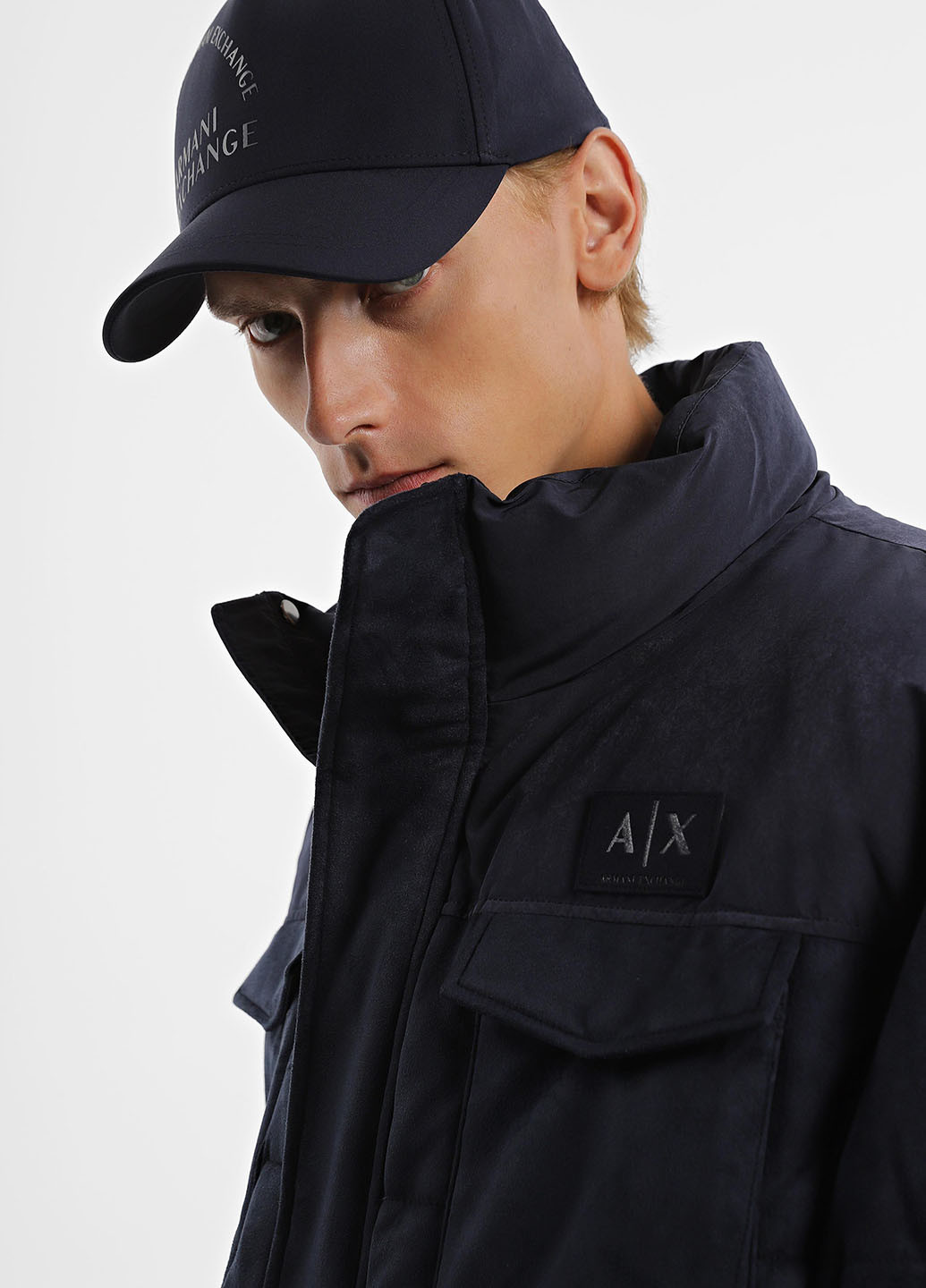 Темно-синяя зимняя куртка Armani Exchange