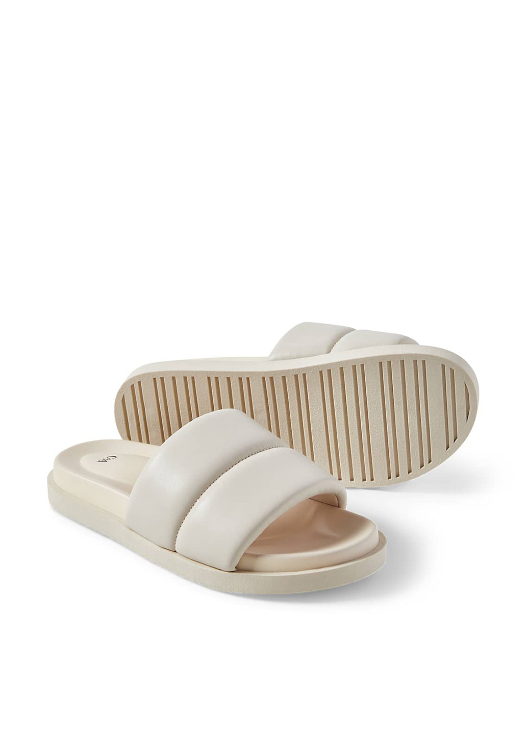 Бежевые шлепанцы C&A