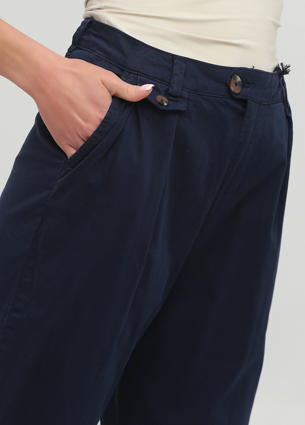 Темно-синие кэжуал демисезонные укороченные, чиносы брюки Reserved