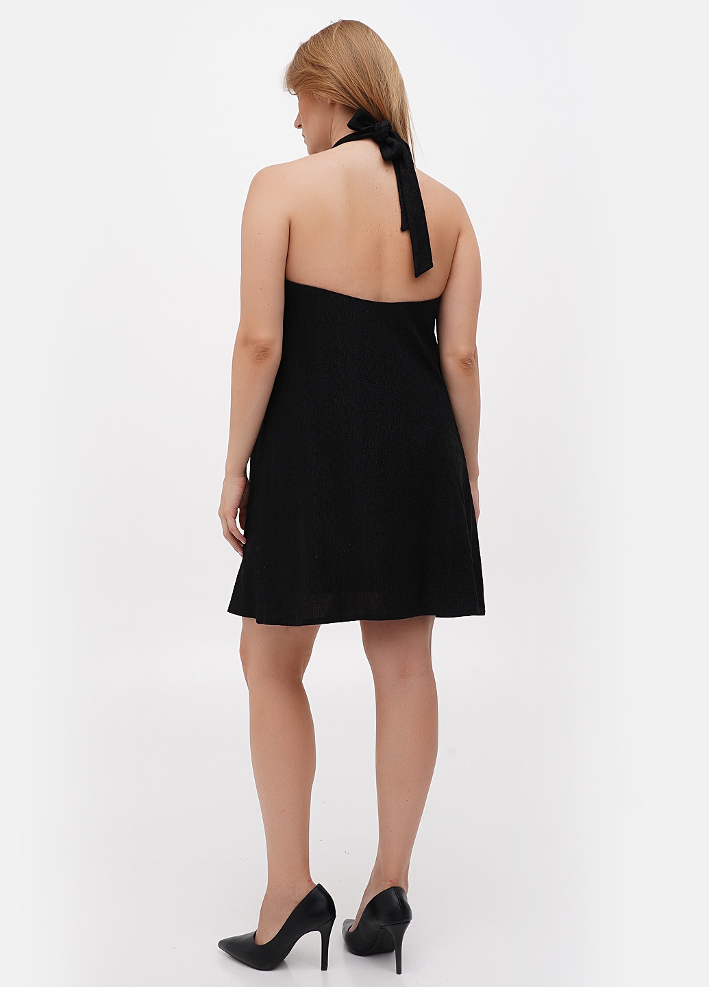 Чорна кежуал, коктейльна сукня з відкритою спиною Sassofono однотонна