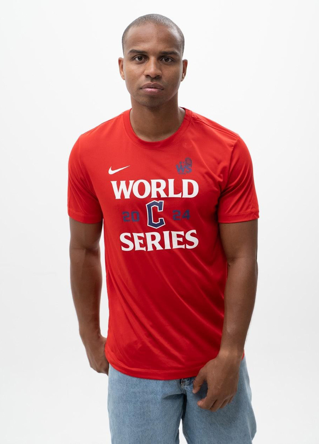 Красная футболка Nike