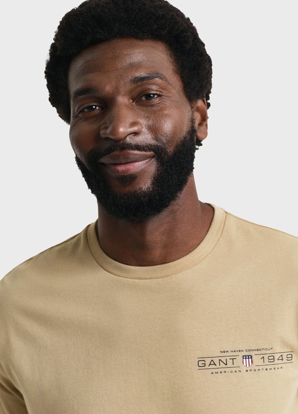 Бежевая футболка Gant