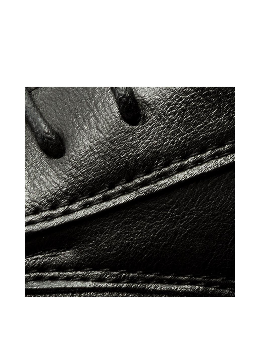 Черные напівчеревики со шнурками Vapiano