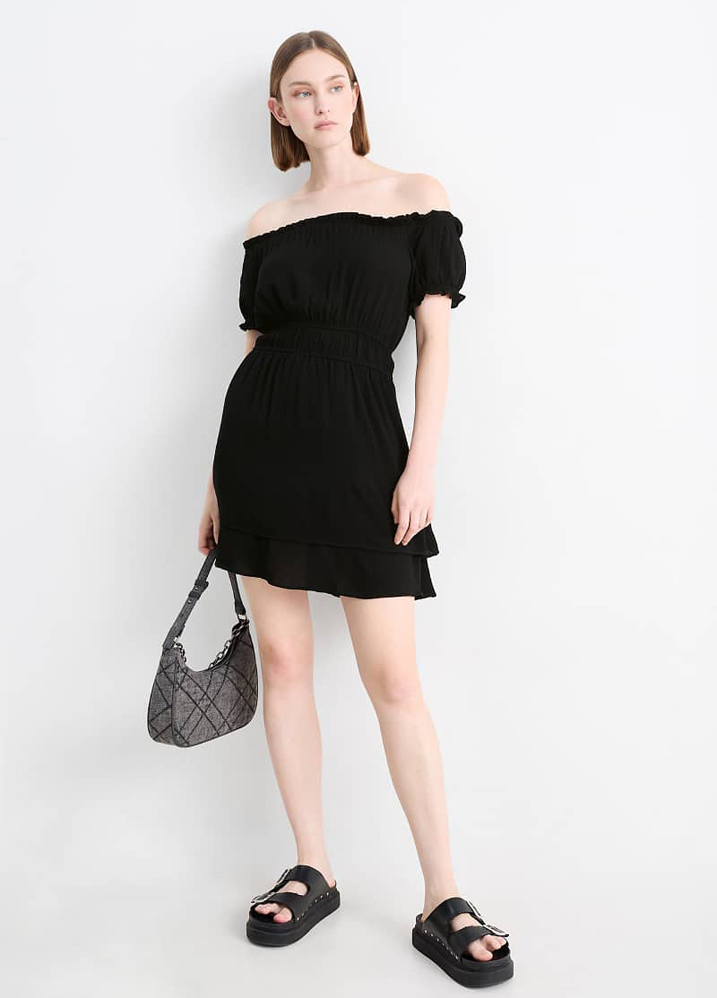 Чорна кежуал сукня з відкритими плечима C&A однотонна