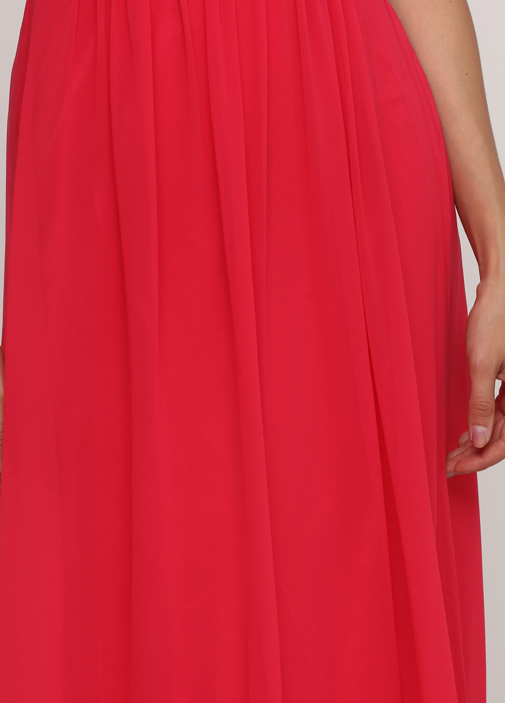 Красное вечернее платье бандо Vera Mont однотонное