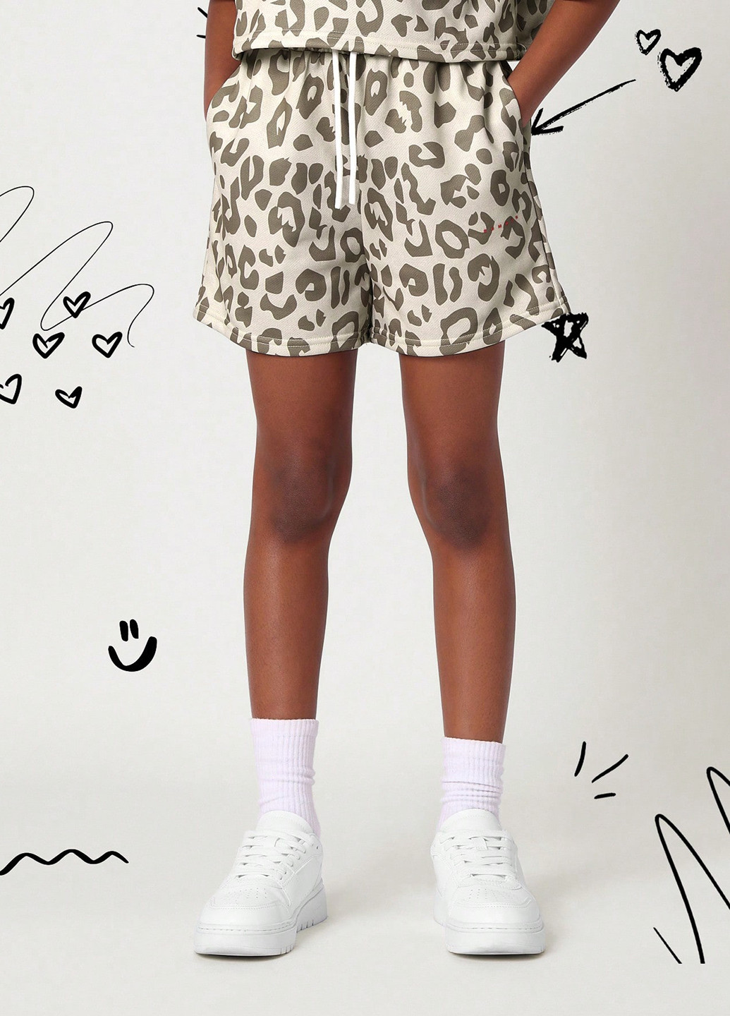 Світло-бежевий літній костюм (футболка, шорти) SHEIN