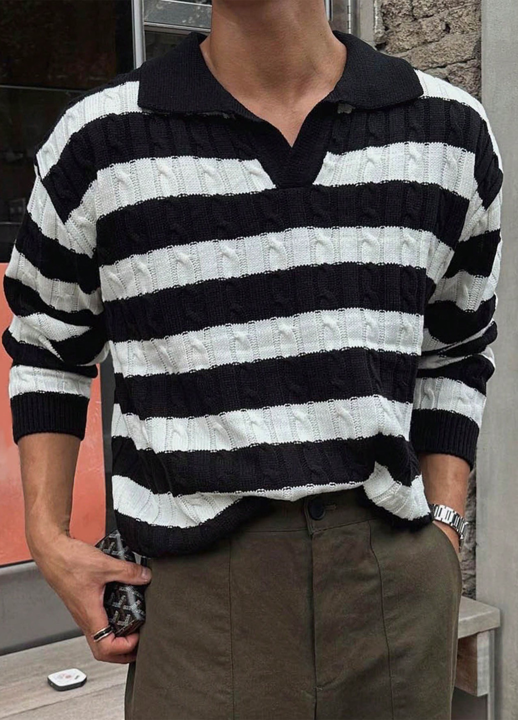 Чорно-білий демісезонний светр SHEIN