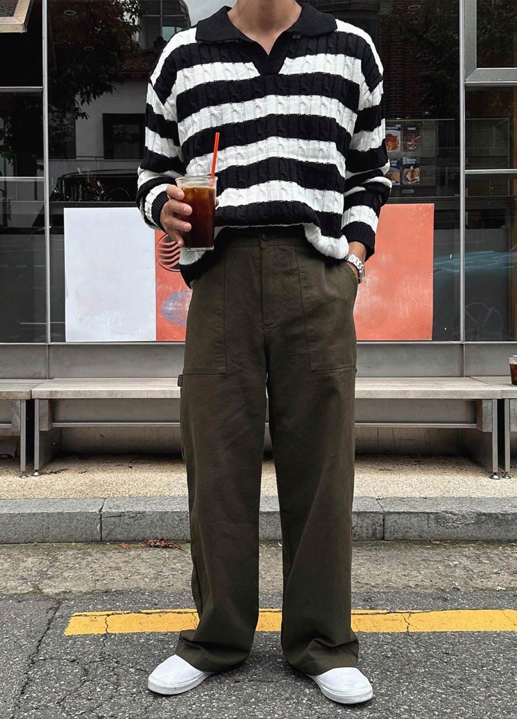 Чорно-білий демісезонний светр SHEIN