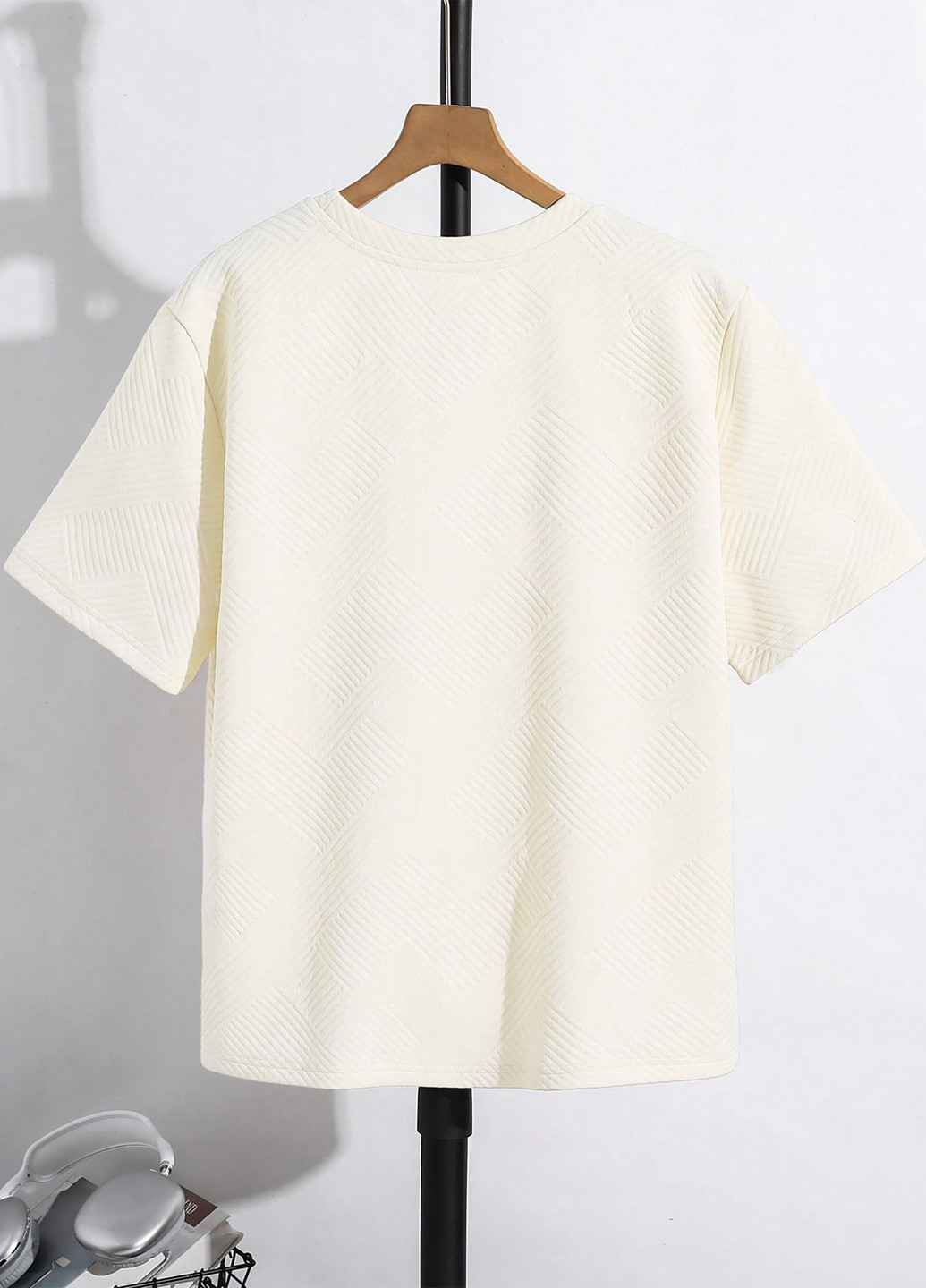 Молочная летняя футболка SHEIN