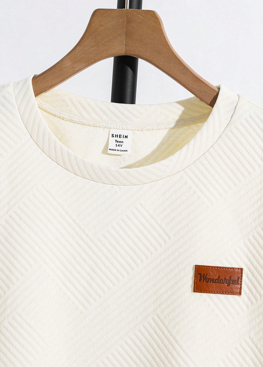 Молочная летняя футболка SHEIN